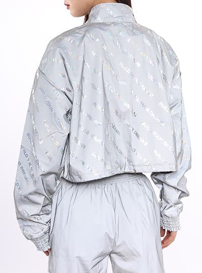 亮银灰色运动服羽绒服乐鱼官方体育网站-leyu乐鱼（中国）面料